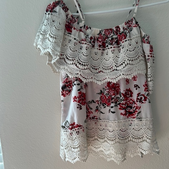 No Boundaries Red and White Ruffled Floral Blouse - Picture 5 of 5